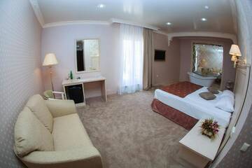 Фото номера Люкс Гостиница Grand Hotel &amp;Spa Maykop г. Майкоп 15