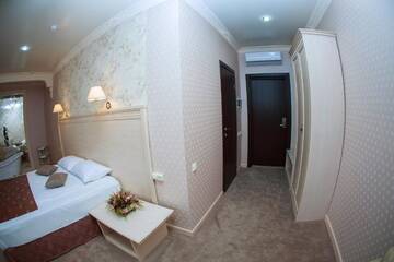 Фото номера Люкс Гостиница Grand Hotel &amp;Spa Maykop г. Майкоп 14