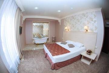 Фото номера Люкс Гостиница Grand Hotel &amp;Spa Maykop г. Майкоп 11
